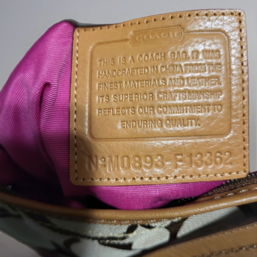Coach Rugby Stripe Signature Duffle Bag. - Picture 5 of 9